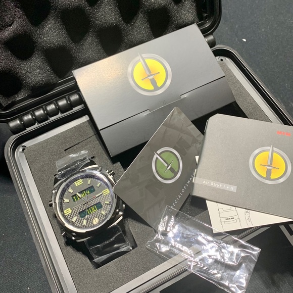 MTM Special Ops Watch Air Stryk II Black Titanium - Picture 9 of 13